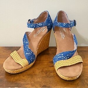 Toms blue canvas & rattan wedges size 7.5